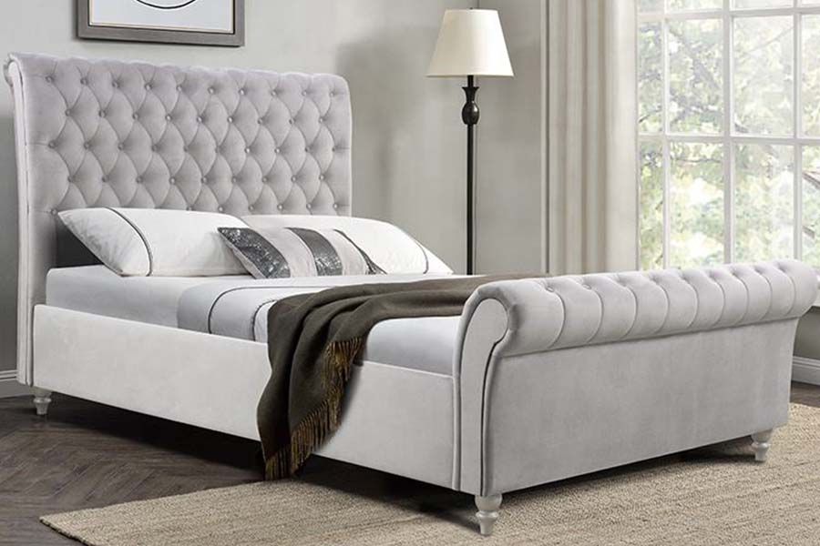1563 Classical Sliver Sleigh Bed Čalouněná postel