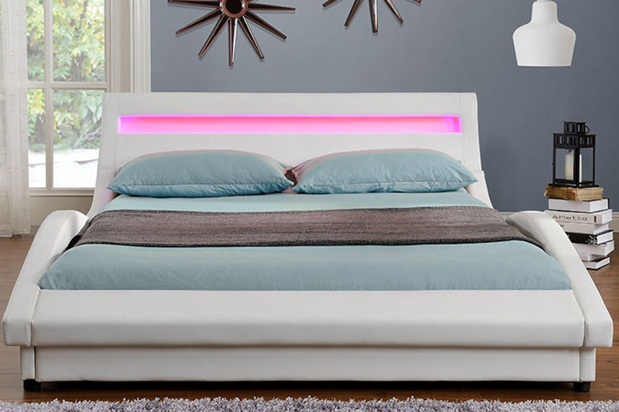 1111-1 Evropský styl PU kůží LED čalouněný rám postele