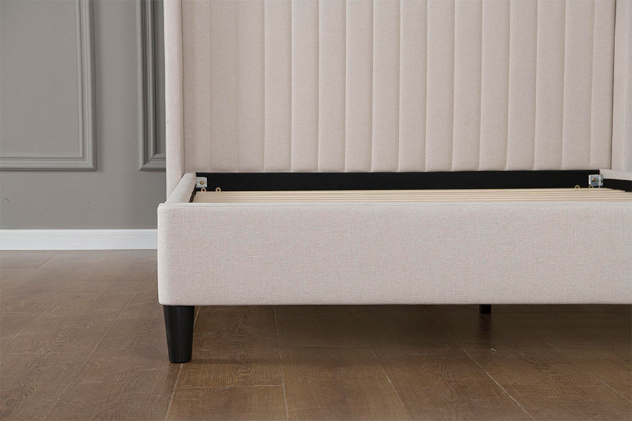 4905 Všívané prádlo Minimalistická postel na platformě