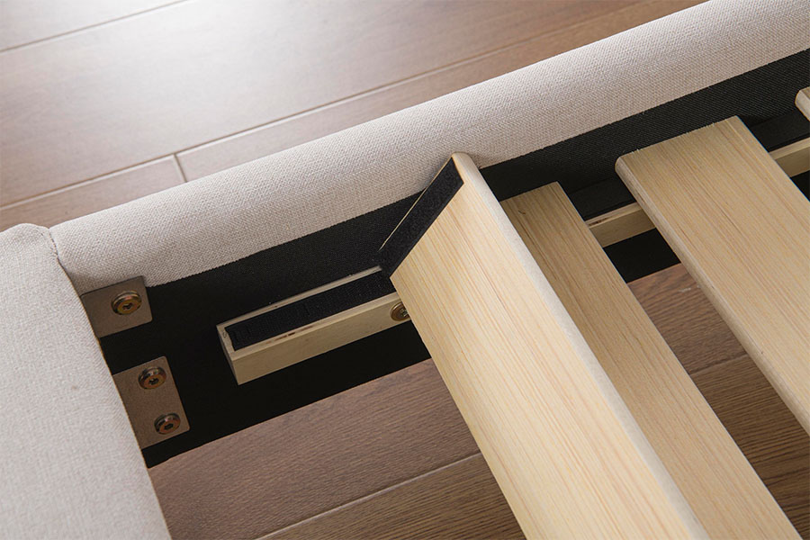 4905 Všívané prádlo Minimalistická postel na platformě
