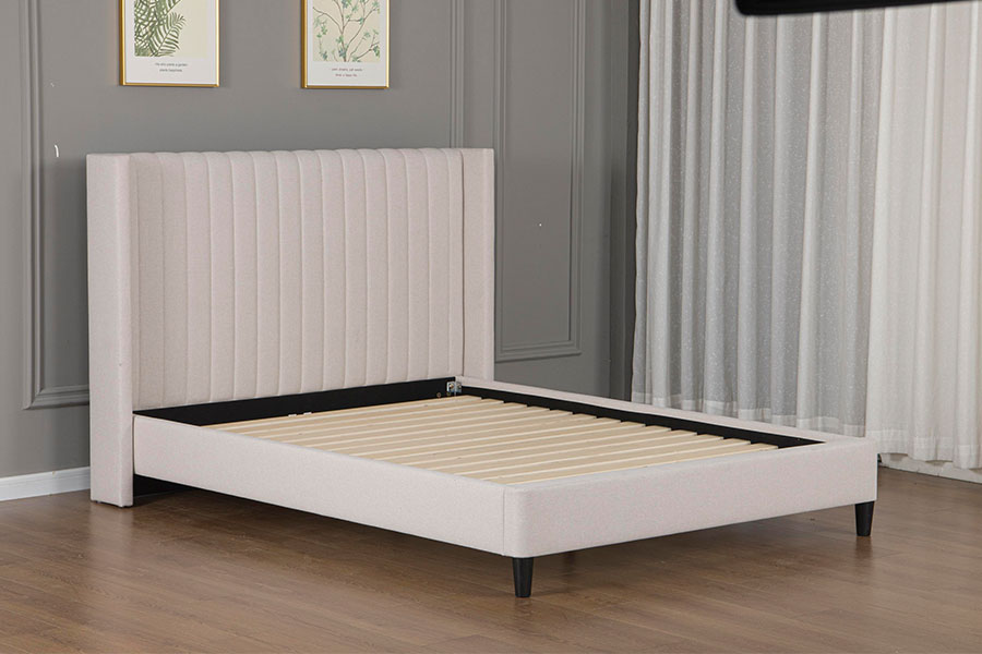 4905 Všívané prádlo Minimalistická postel na platformě